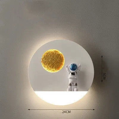 Astronaut-shaped shelf wall lamp in black or white circular or square design with LED lighting