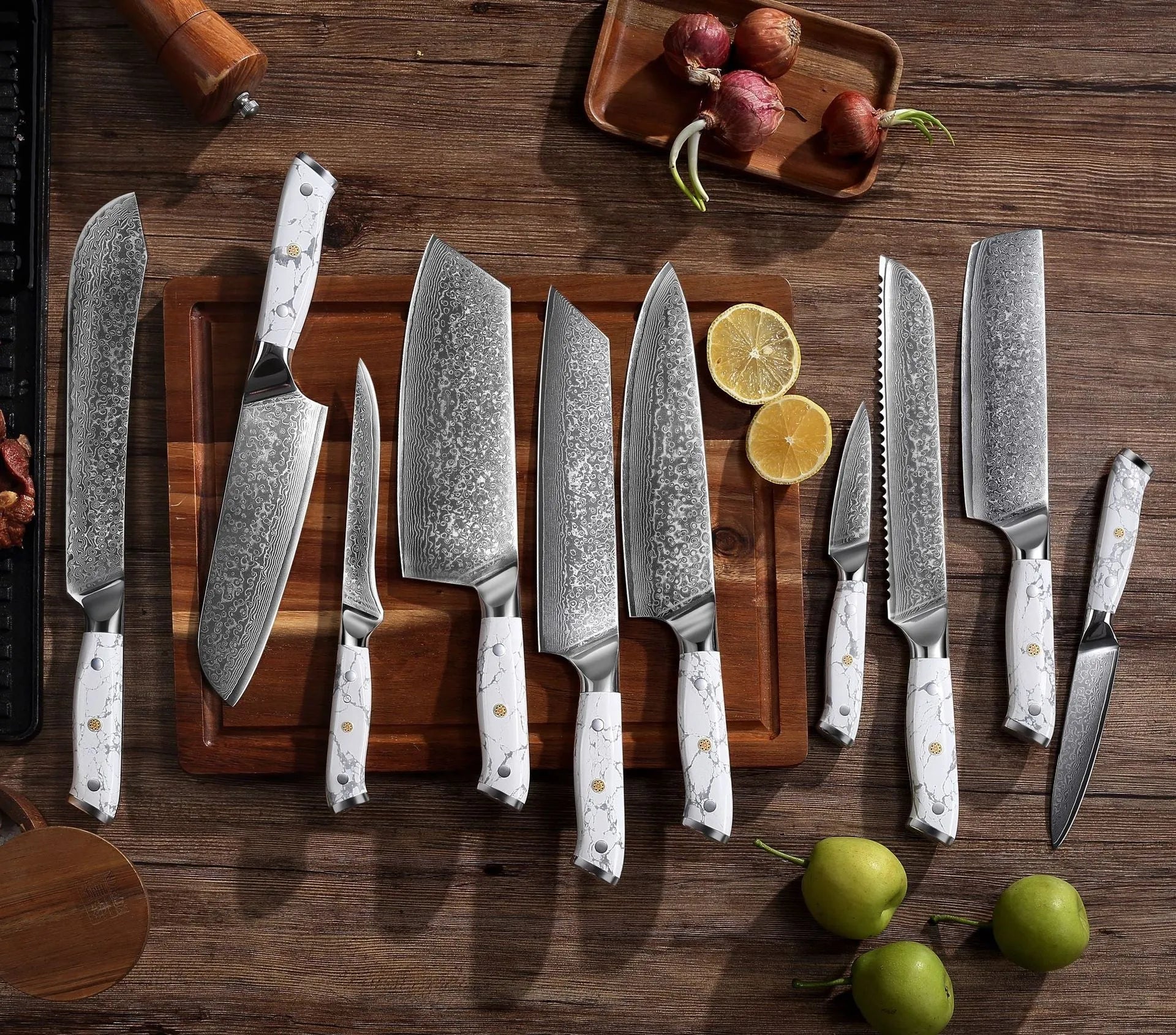 Damascus Special Household Combined Chef's Knife with 21cm VG10 steel blade and 11cm handle on a cutting board