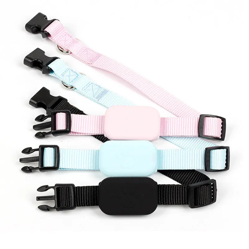 Pet positioning collar for cats and puppies with adjustable 28-39cm length and Bluetooth 5.2 connectivity