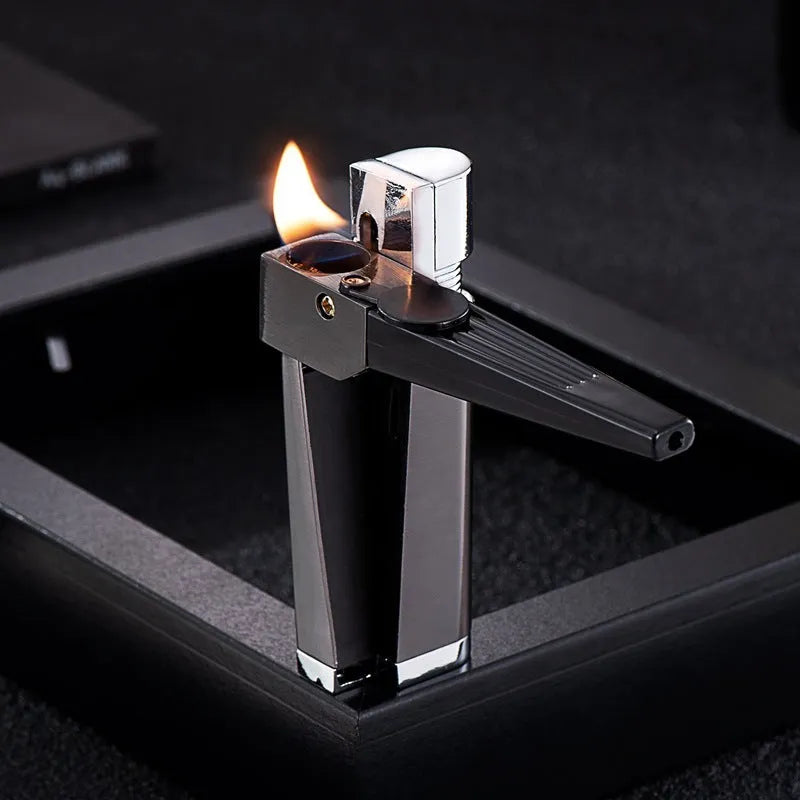 Pipe lighter with zinc alloy body, integrated stash compartment, and metal flap cover, measuring 9.2cm in length