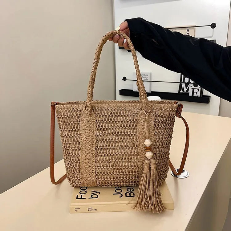 Women's straw crossbody shoulder bag with large capacity and polyester lining in milky white colour