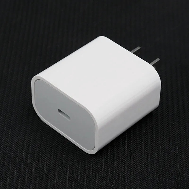Mobile phone charger with USB port and American or European plug options for 3100mA charging