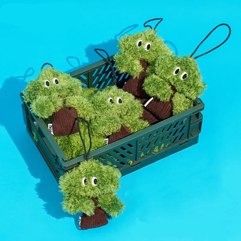 Pine tree shaped cat toy with textured surfaces measuring 10x3x12cm and weighing 50g with catnip infusion