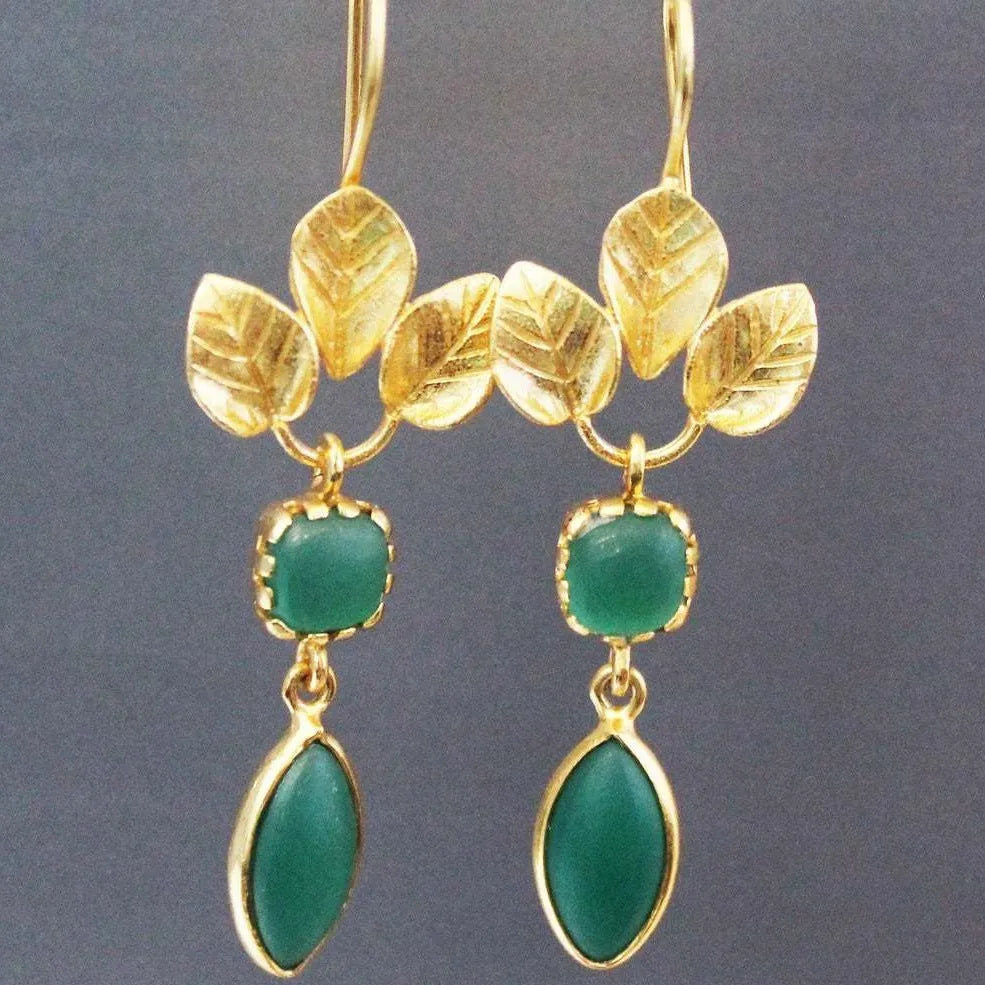 Gold-coloured copper drop earrings with zircon stones, tassel, and leaf motifs in a retro water droplet design.