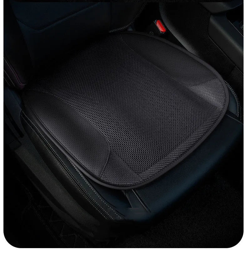 USB-powered ventilated car seat cushion measuring 48x46cm with multiple fan options