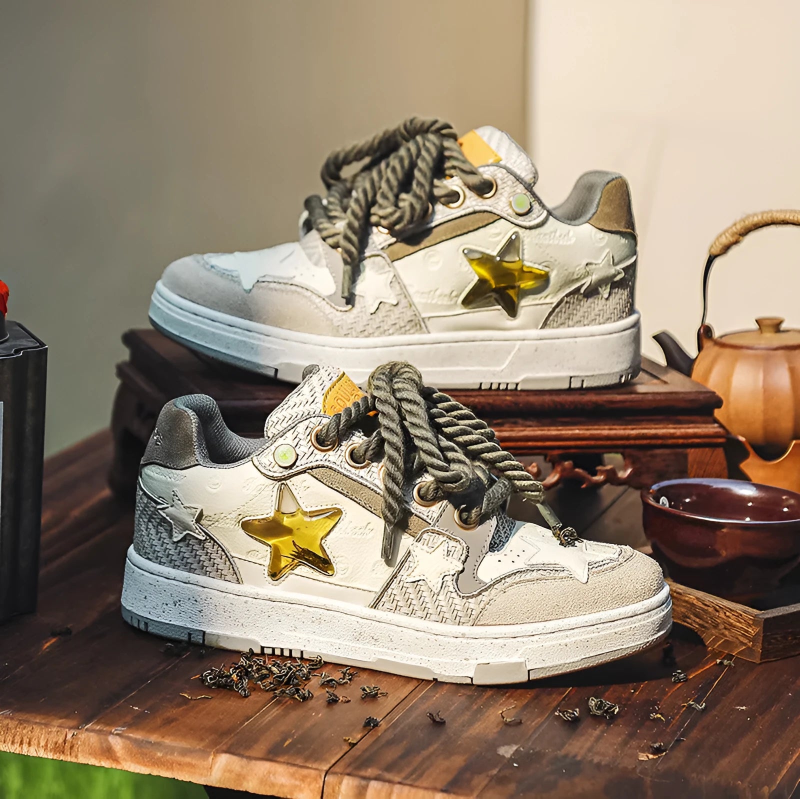 Low-top platform running shoes in cowhide leather, lace-up front, round toe, in a tea colour.