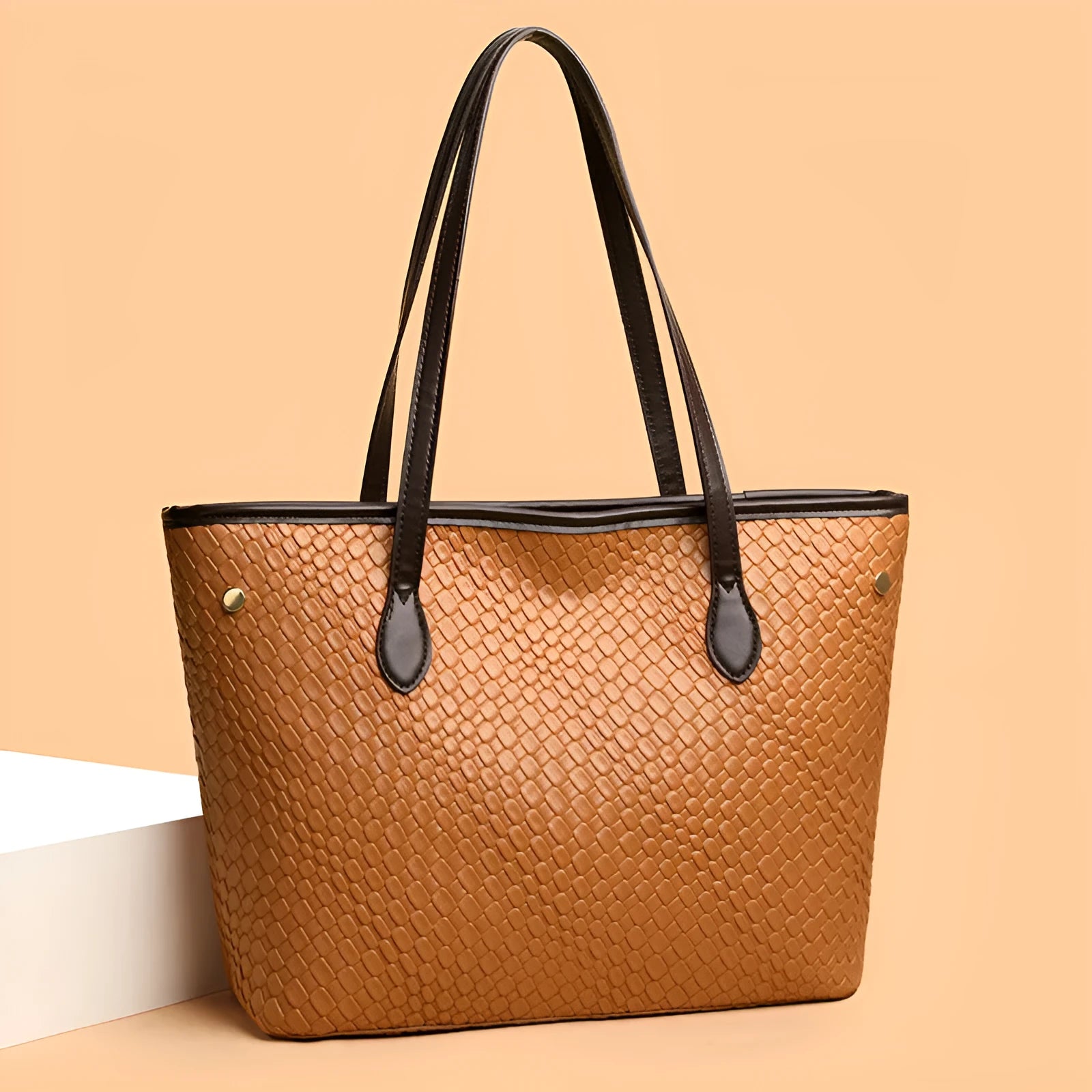 Retro women's large capacity handbag in horizontal square shape with sandwich pocket