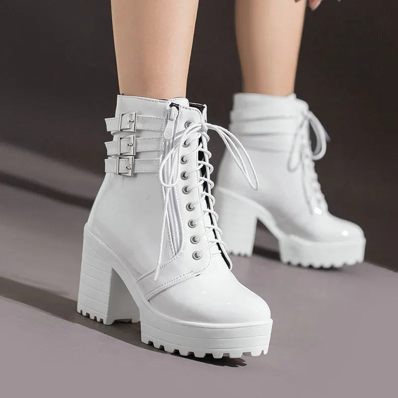 Women's thick-heeled short boots in black with 6-8cm heel and waterproof platform sole