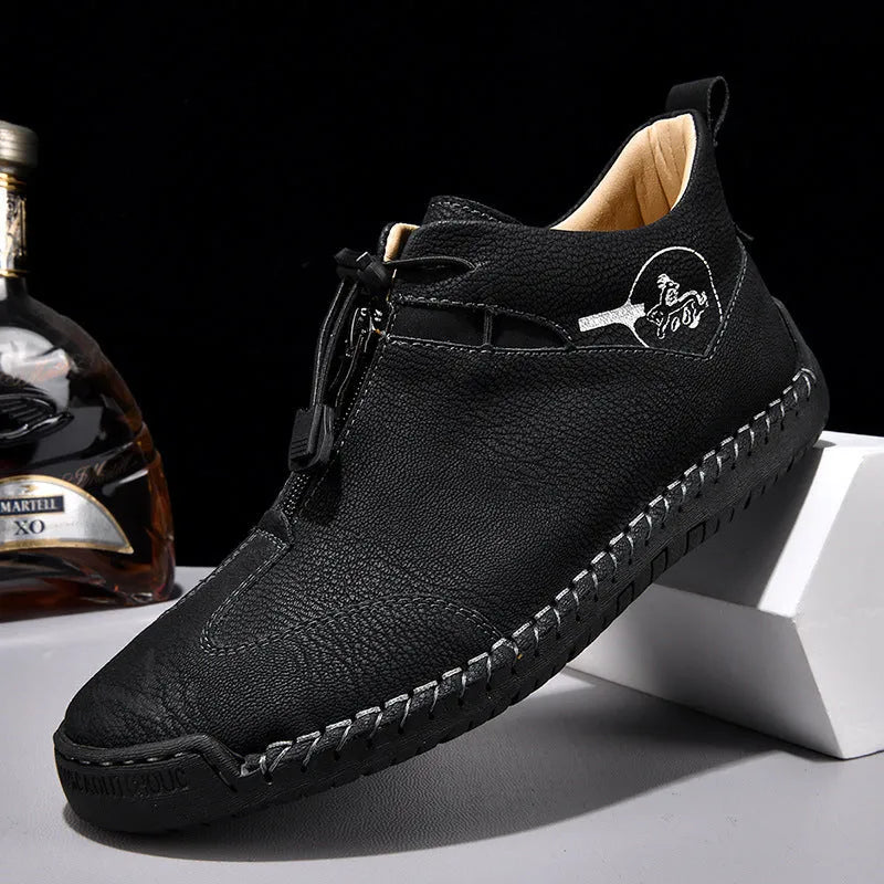 Men's casual leather shoes in black with a 3-5cm mid-heel, reinforced leather uppers, and rubber sole.