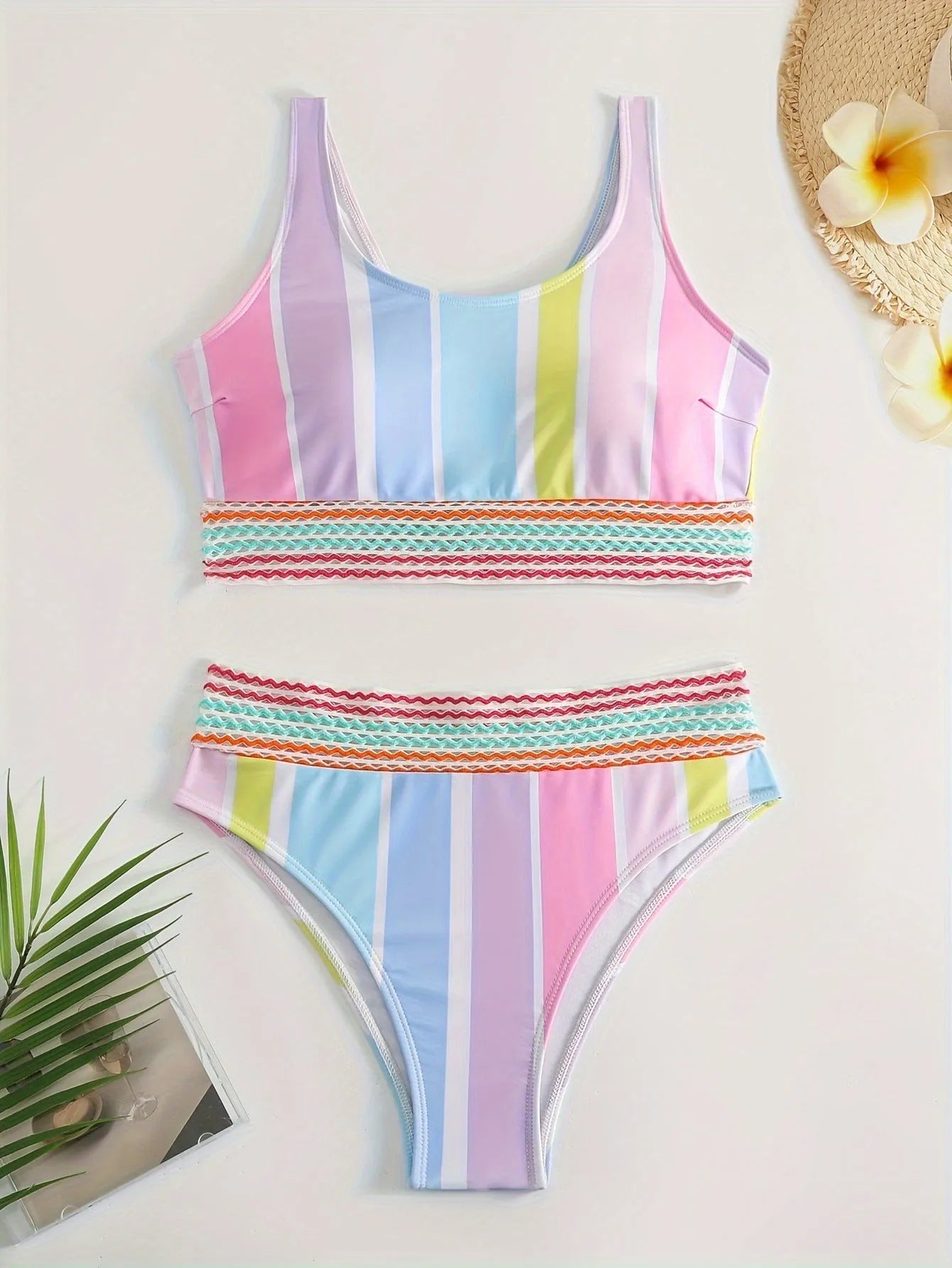 Women's striped bikini with briefs cut and spandex lining for swimming sports