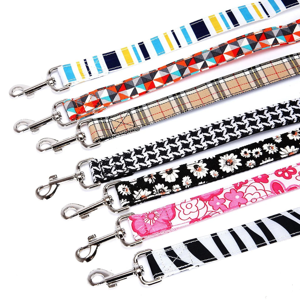 Black pet traction rope with hand-holding loop and plaid stripe pattern, 120cm imitation nylon dog lead