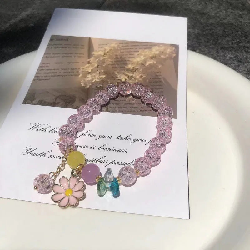 Chinese style bamboo leaf bracelet for women in glass with bamboo joint elements, showing manual processing and colour variations