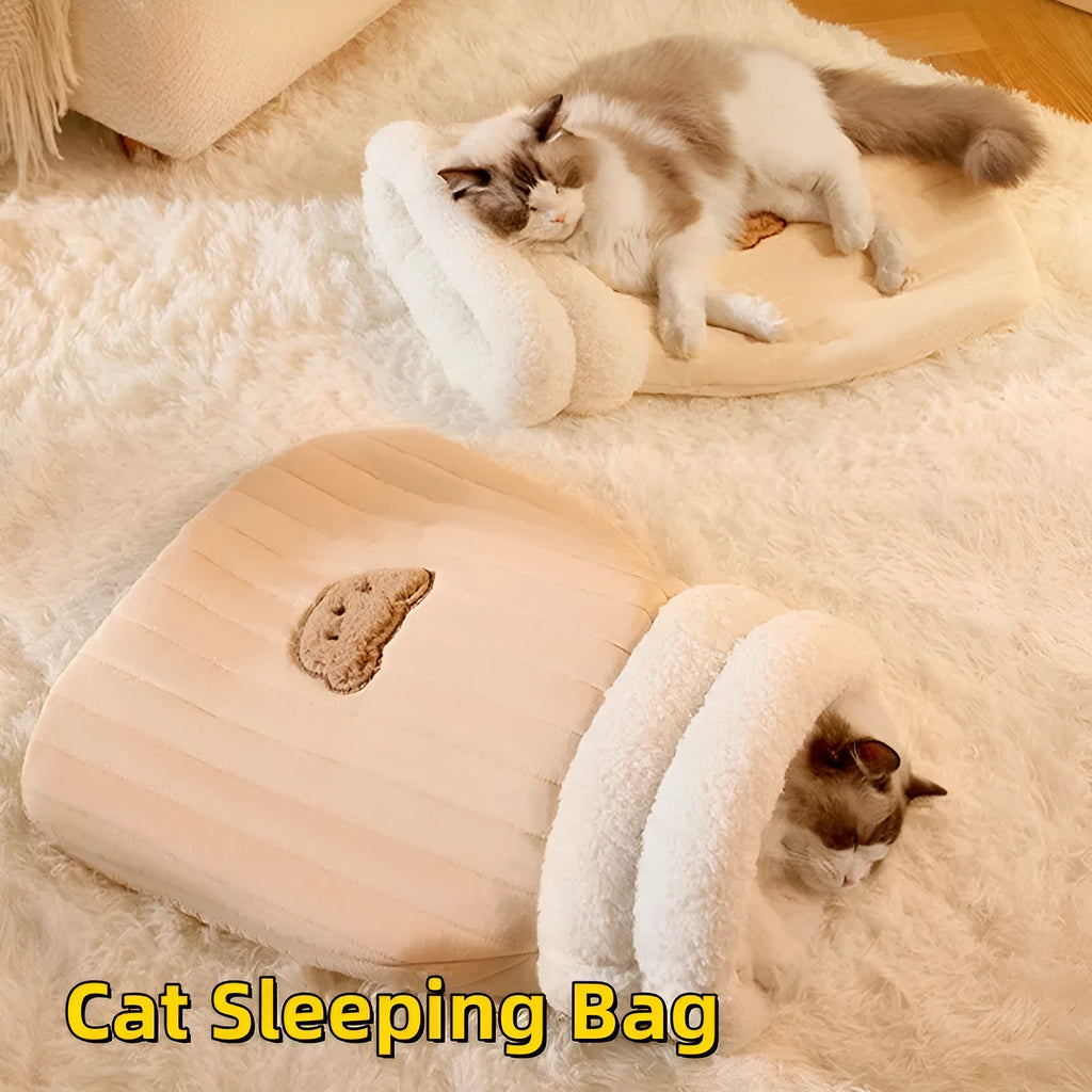 Cat sleeping bag with bear pattern in fleece fabric with PP cotton filling