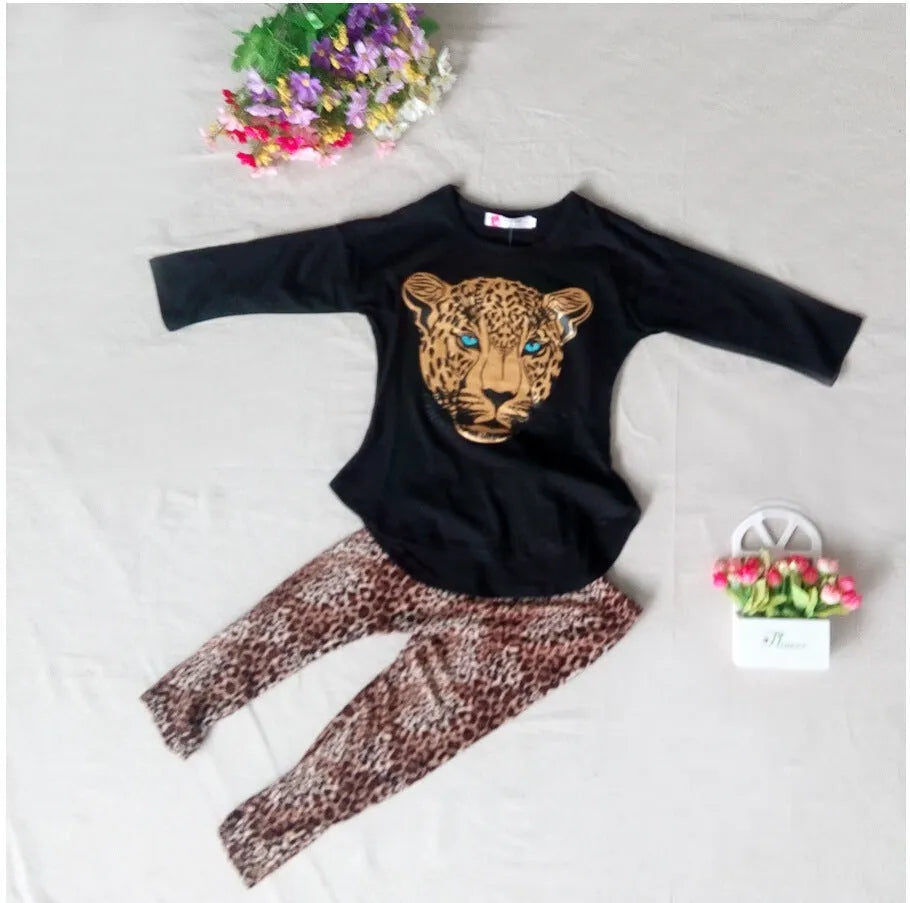 Two sets of children's casual short-sleeved playsuits for summer in grey, pink, khaki or black.