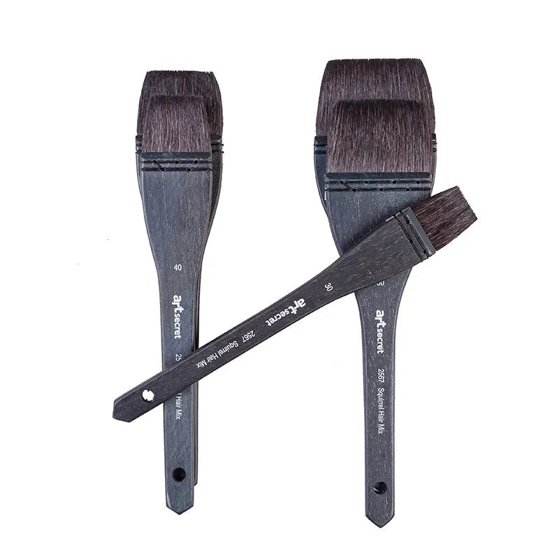 Grey squirrel hair artist brush with wooden handle, shown in five sizes from 30 to 70 number.