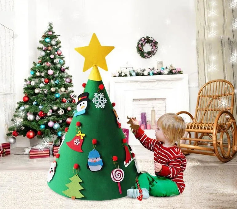 Felt Christmas tree DIY kit for children with three-dimensional tree pendant and puzzle elements