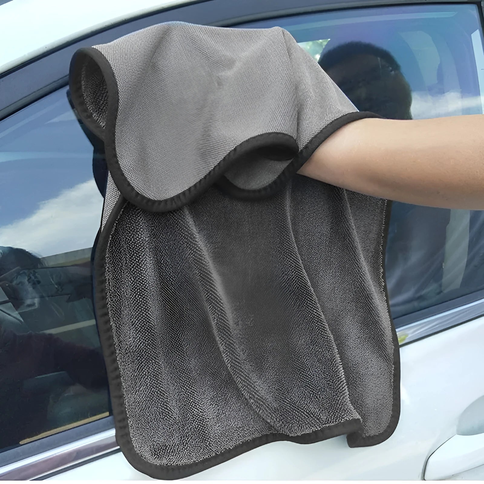 Grey square microfiber car wash towel measuring 40 by 40 centimetres