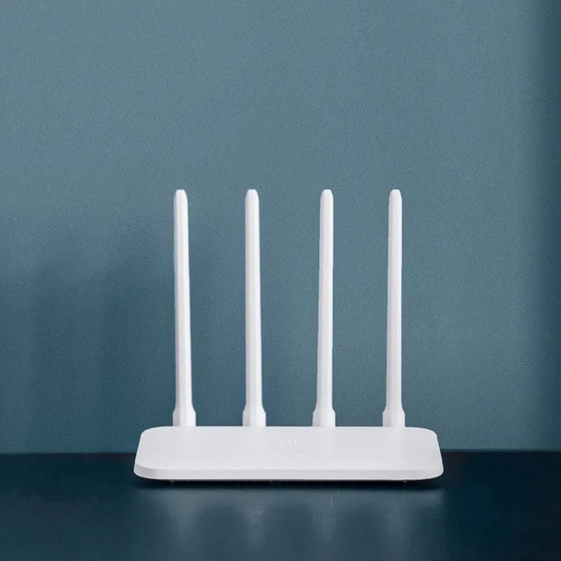 White 4C wireless router with four omnidirectional high gain antennas, 300 Mbps, app control