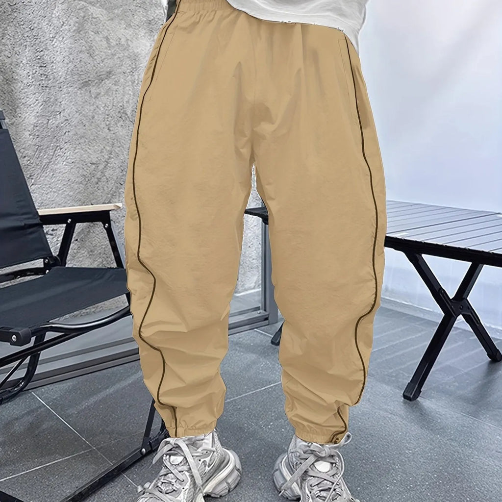 Men's bamboo fibre casual sports trousers in army green with cropped length and elasticated waist