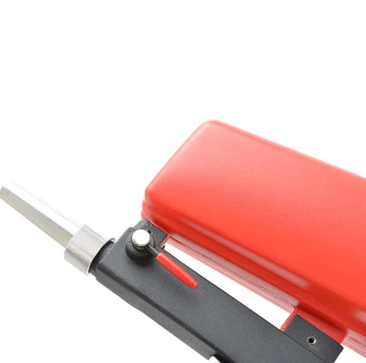 Portable gravity-fed pneumatic sandblasting gun with 6.5mm nozzle in black or blue colour
