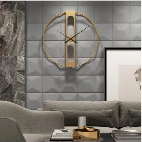 Round metal wall clock with 50cm diameter in black or gold finish, showing silent quartz movement