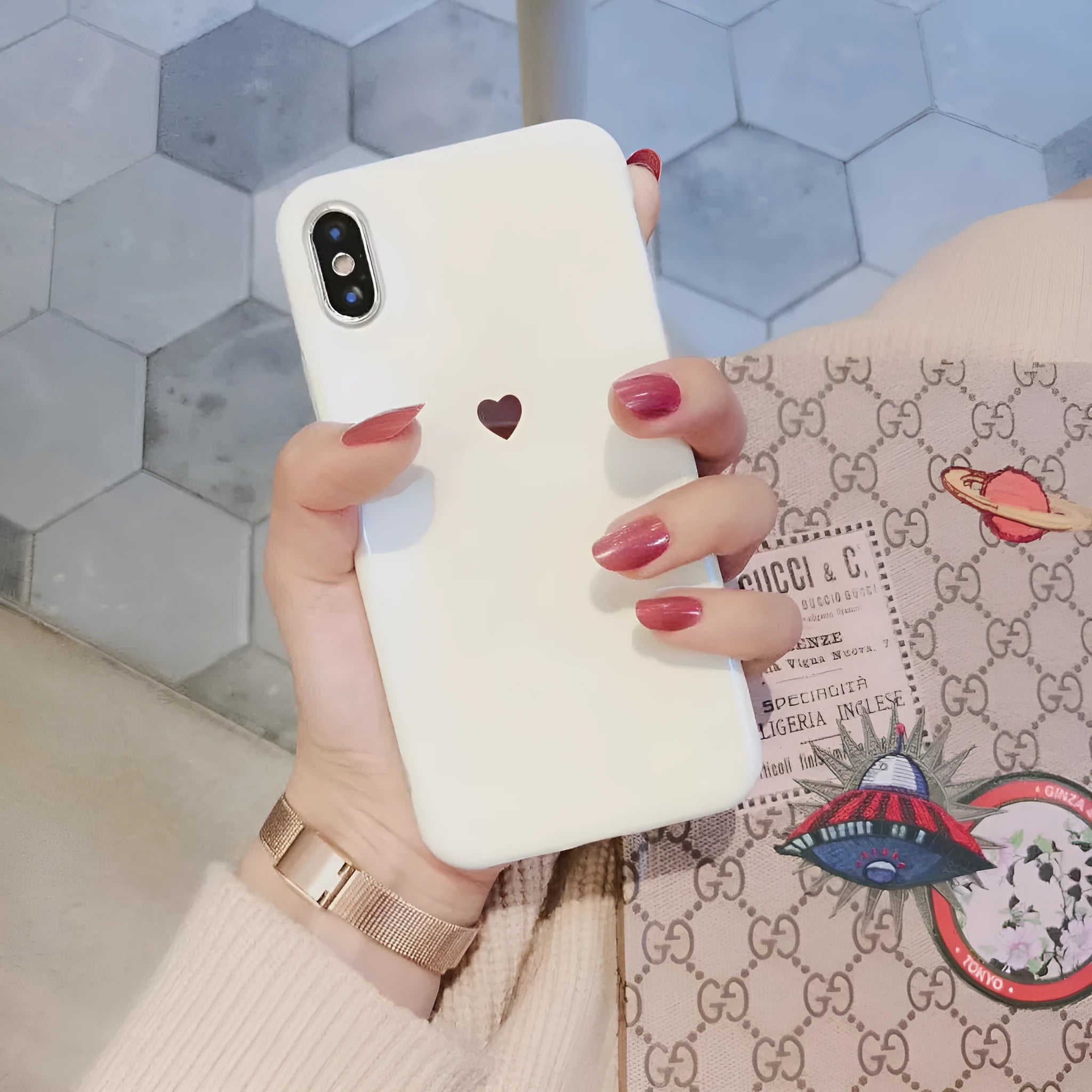 Clear iPhone phone case for iPhoneX iPhone6 iPhone7 iPhone8 models in white colour