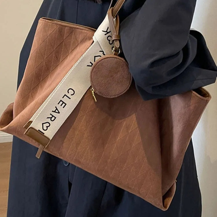 Green casual large capacity tote shoulder bag with adjustable strap and multiple compartments for leisure travel