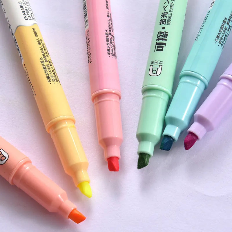 Double-headed fluorescent marker pen set with six colours in plastic shells