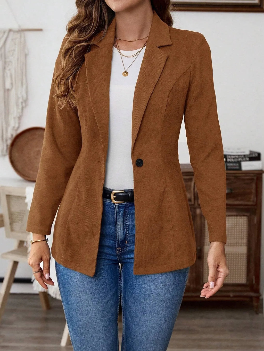 Brown lapel long sleeve single-breasted leisure suit coat with polyester and elastane fabric, shown in size L for a relaxed fit.