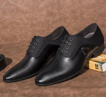 Men's Oxford shoes in black, brown, or yellow with low upper height and rubber sole for business casual wear