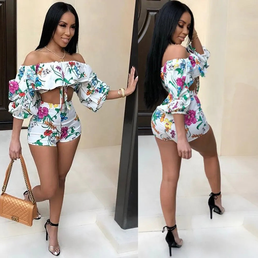 Women's two-piece set with digital printing pattern, long sleeves with pile texture, and matching shorts in multicolour