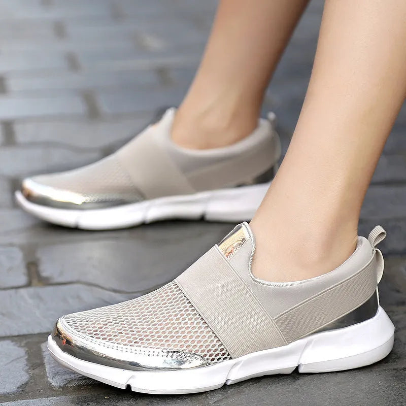 Women's lightweight sneakers with mesh inside, low tube height, and colour matching pattern in blue, black, grey