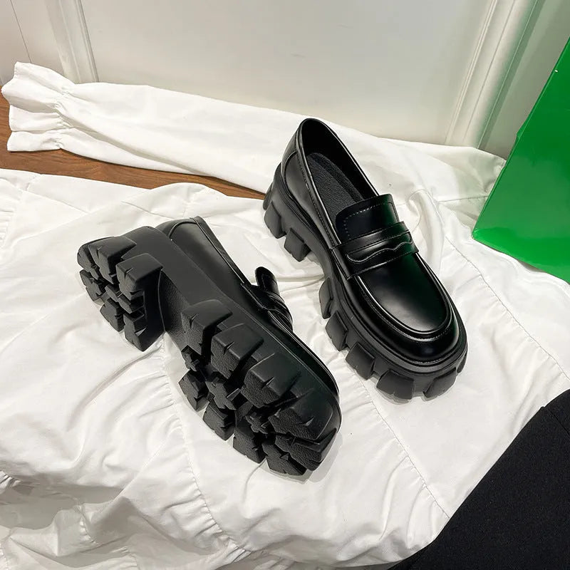 British-style wide-fit loafers with patent leather upper and 2.5cm rubber sole in matte or glossy finish