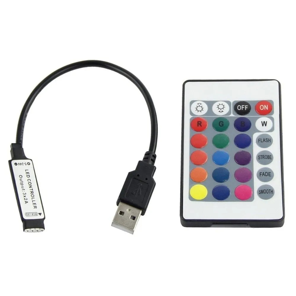Close-up of a flexible white USB LED light strip with SMD5050 chips and a USB plug.