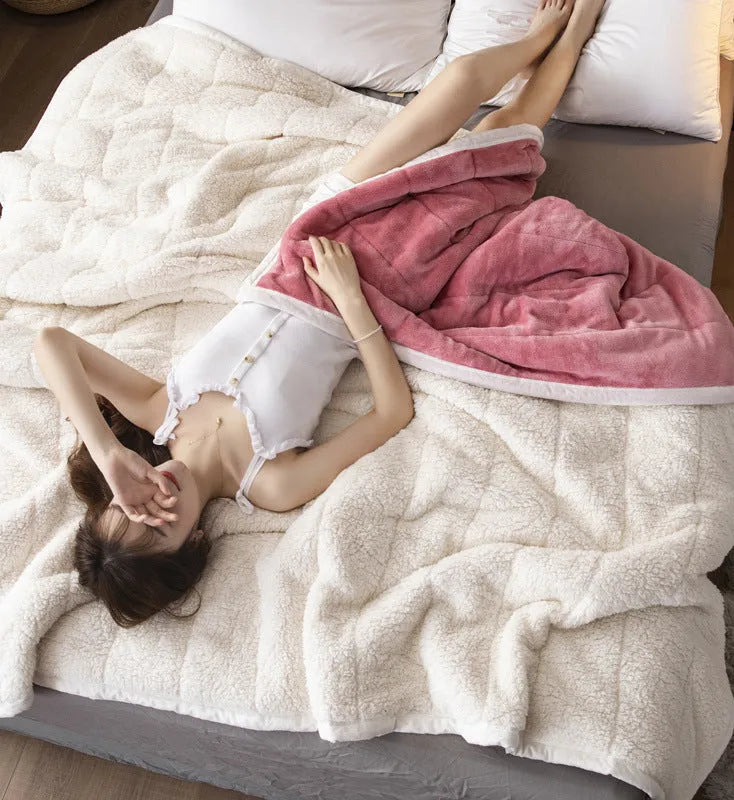 150cm x 200cm fleece blanket with three-layer composite-thickening construction in coral fleece polyester fabric