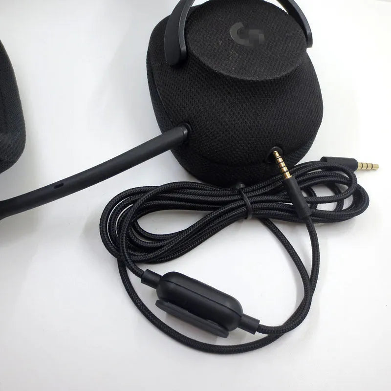 Black universal audio cable with 3.5mm connector for gaming headsets and digital devices