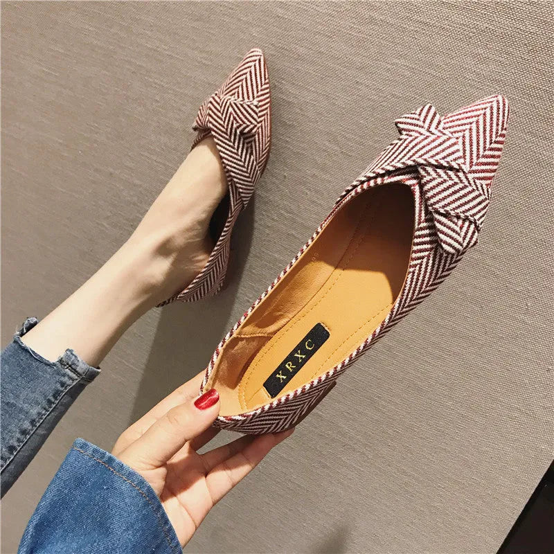 Women's pointed toe low heel shoes in black or red with cotton upper and 1-3cm heel height