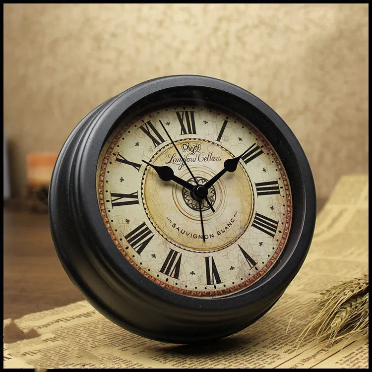 European retro desk clock with 6-inch round dial, silent sweep movement, and plastic shell in retro colour