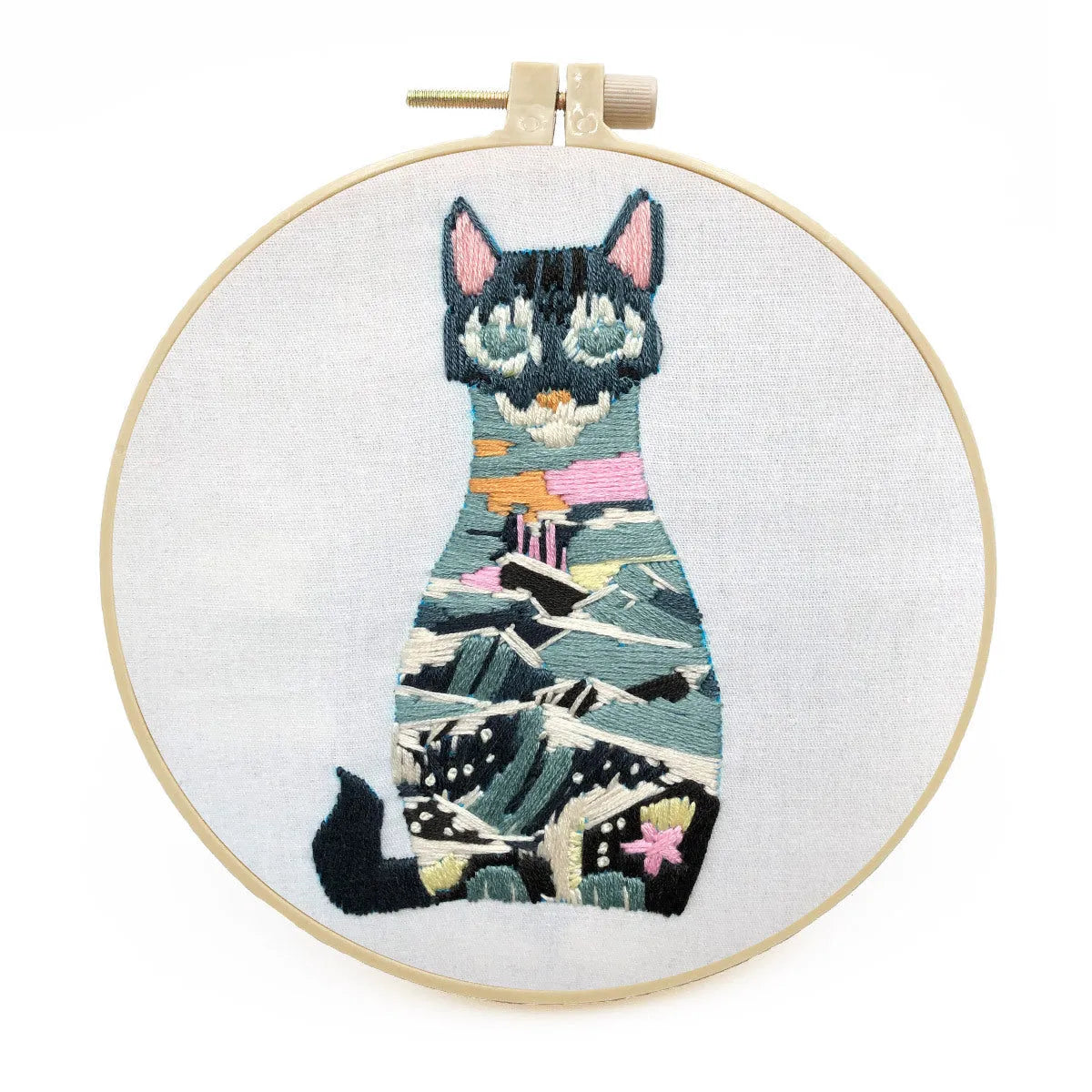 Beginner three-dimensional European cross-stitch kit for a cat design with embroidery frame