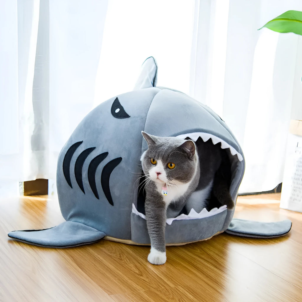 Shark-shaped pet bed for small dogs and cats in crystal velvet fabric with three size options