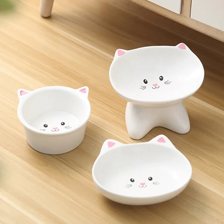 Ceramic cat face-shaped pet food bowl with porcelain construction