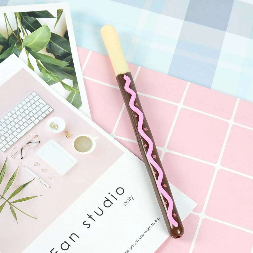 Set of five scented gel pens with chocolate bar designs and 0.5mm needle tips.