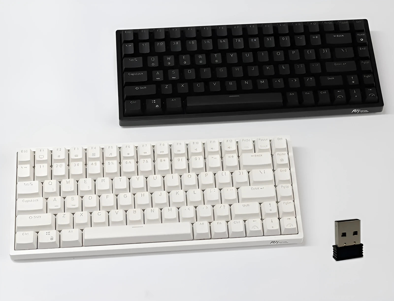 84-key three-mode mechanical keyboard in white or black with hot-swappable sockets