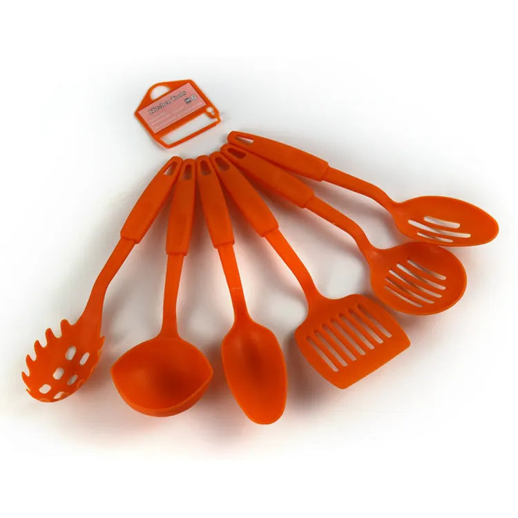 Ke Yang black rubber kitchen utensil set with spoons and shovels for non-stick pans.