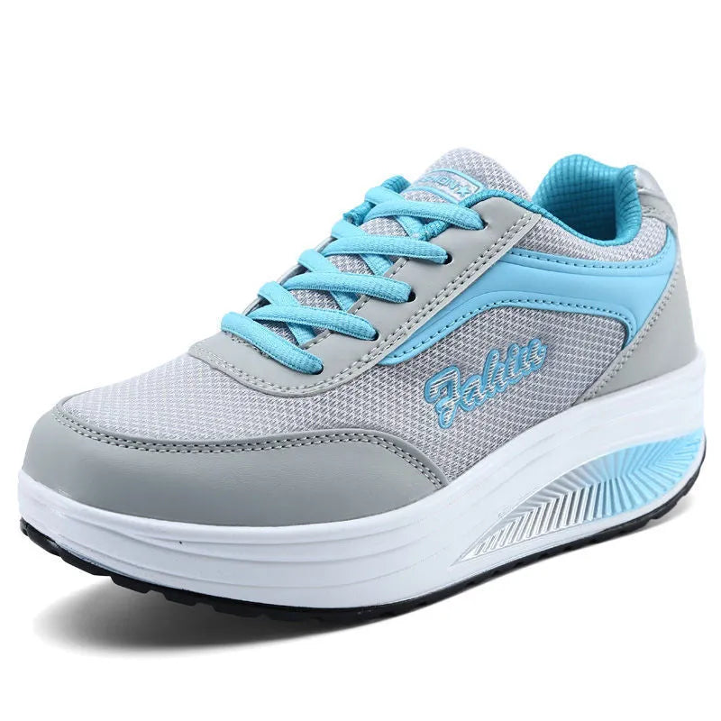 Women's heelless travel shoes with 3-5cm mid-heel in grey powder colour, sports design for spring