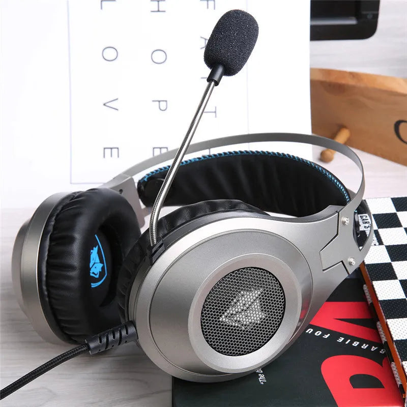 Black USB wired computer headset with microphone and straight plug for desktop PC connection