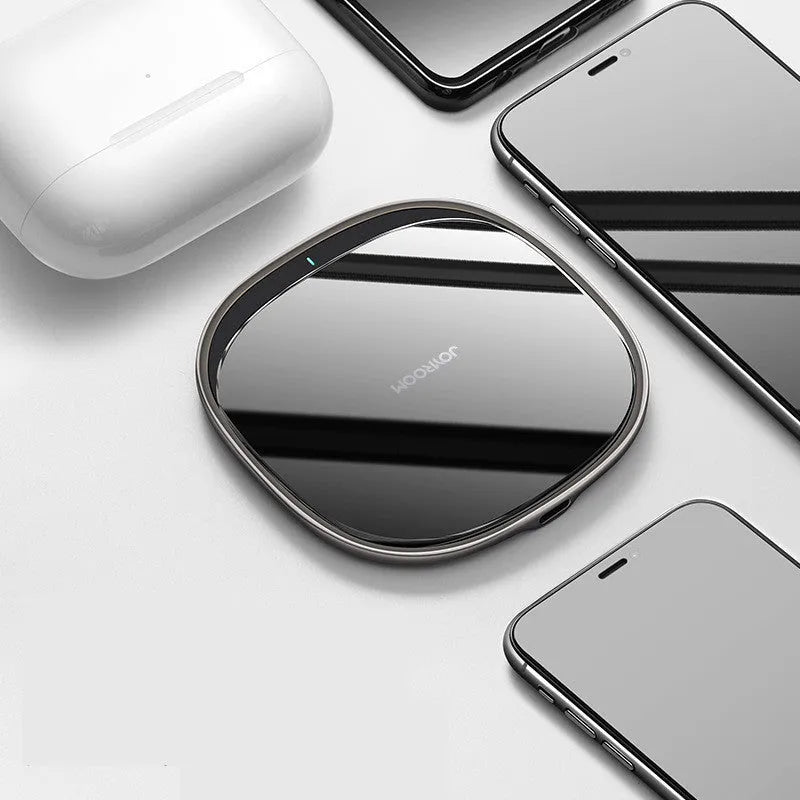 Black or white 15W wireless charger with zinc alloy frame and glass surface, dimensions 99.2mm x 99.2mm x 7.4mm