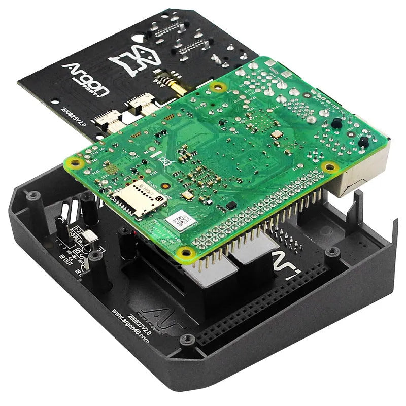 Aluminium alloy protective case with integrated fan for M.2 hard drive expansion board
