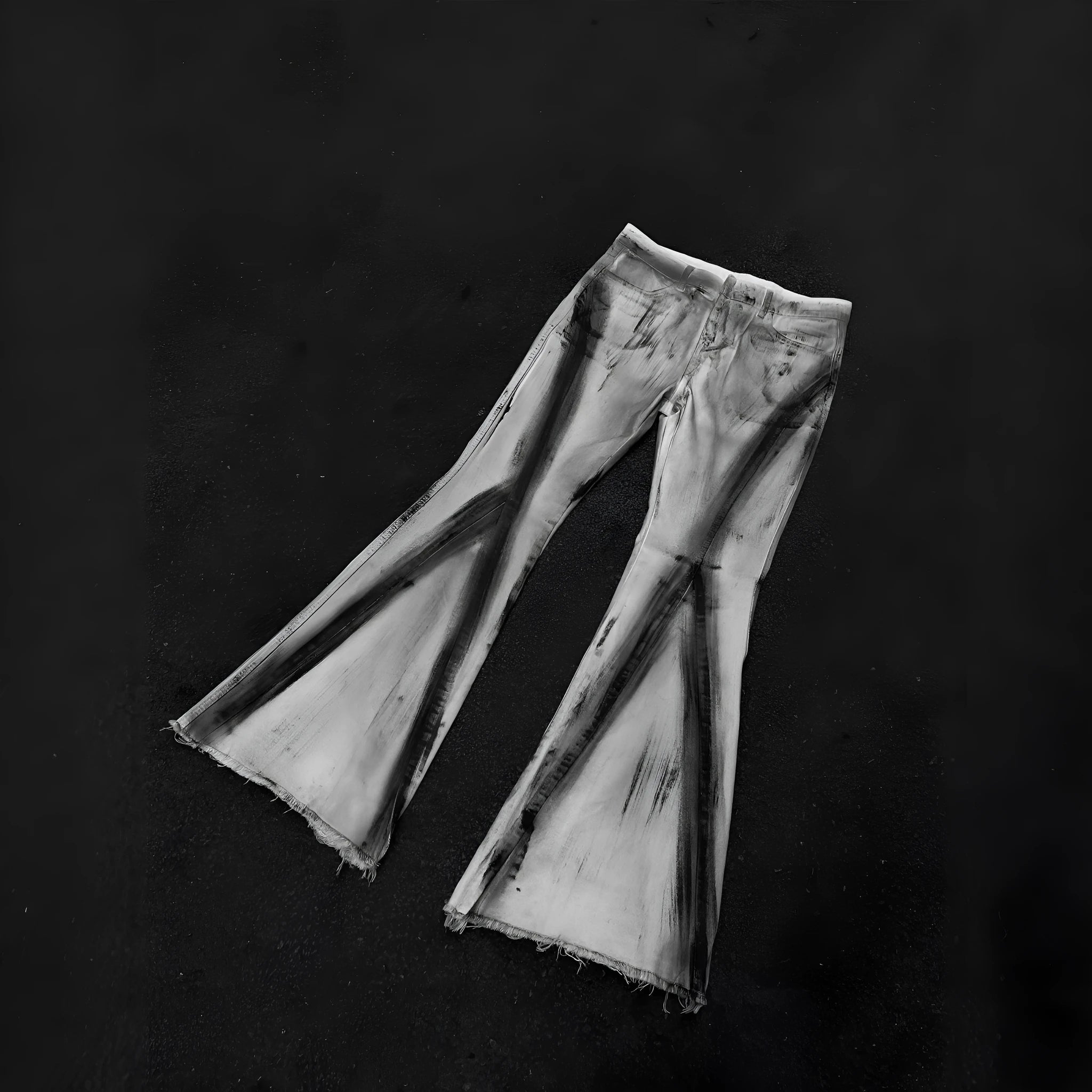 White American street retro heavy rough selvedge style jeans with a black ribbon gradient pattern.