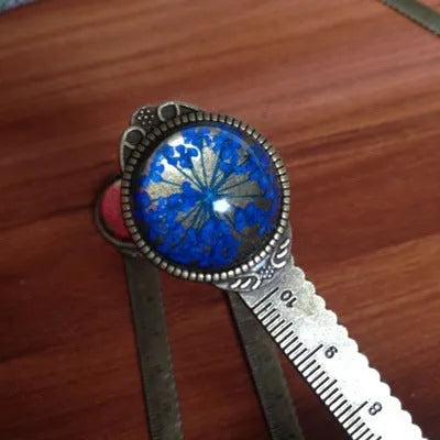 Handmade dry flower gypsophila ruler bookmark with lace flowers, daffodils, and clover in classical style